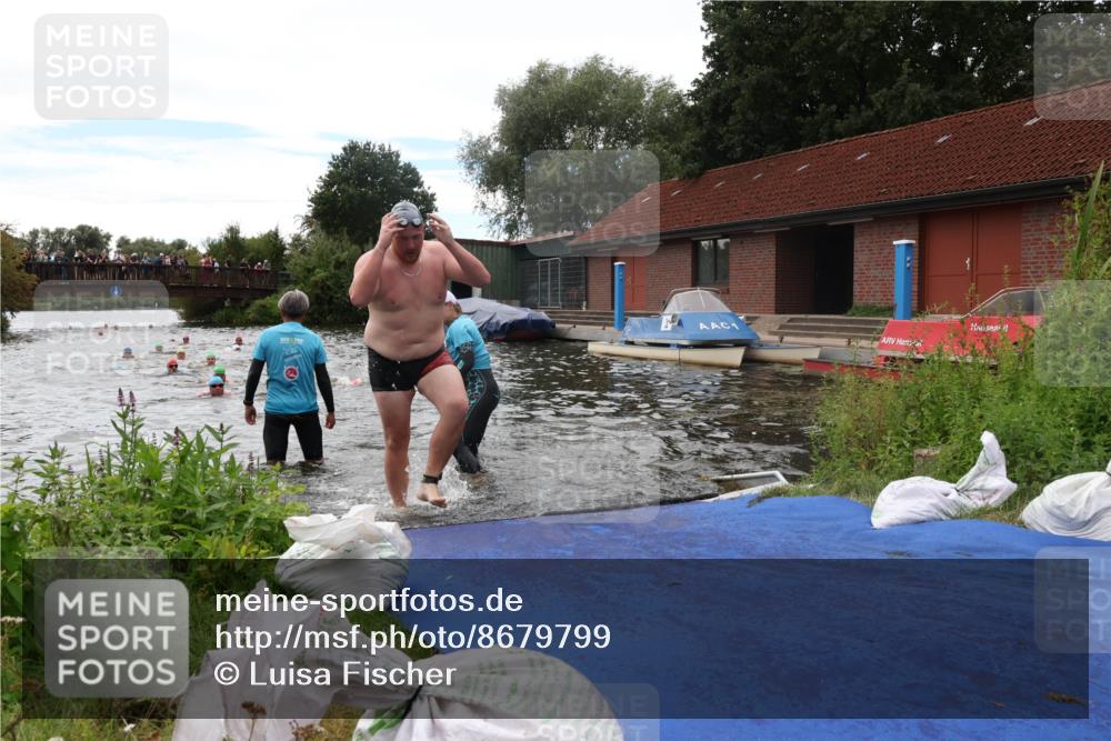 31.08.2025 - Elbe Triathlon Hamburg Luisa Fischer http://msf.ph/oto/8679799 31.08.2025 14:04:17 Schwimmen 121, 151, 164 meine-sportfotos.de