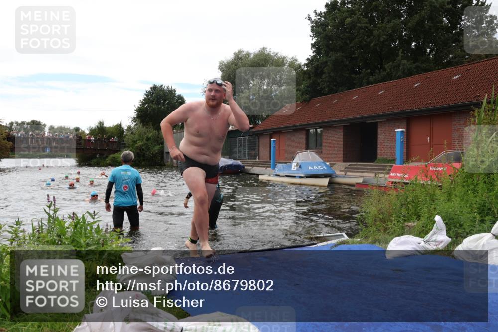 31.08.2025 - Elbe Triathlon Hamburg Luisa Fischer http://msf.ph/oto/8679802 31.08.2025 14:04:18 Schwimmen 121, 151, 164 meine-sportfotos.de