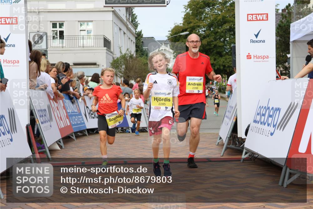 31.08.2025 - 21. Blankeneser Heldenlauf Strokosch-Dieckow http://msf.ph/oto/8679803 31.08.2025 10:25:07 Ziel 2357, 2183, 2717, 2285, 2286, 2331, 2359, 2661 meine-sportfotos.de
