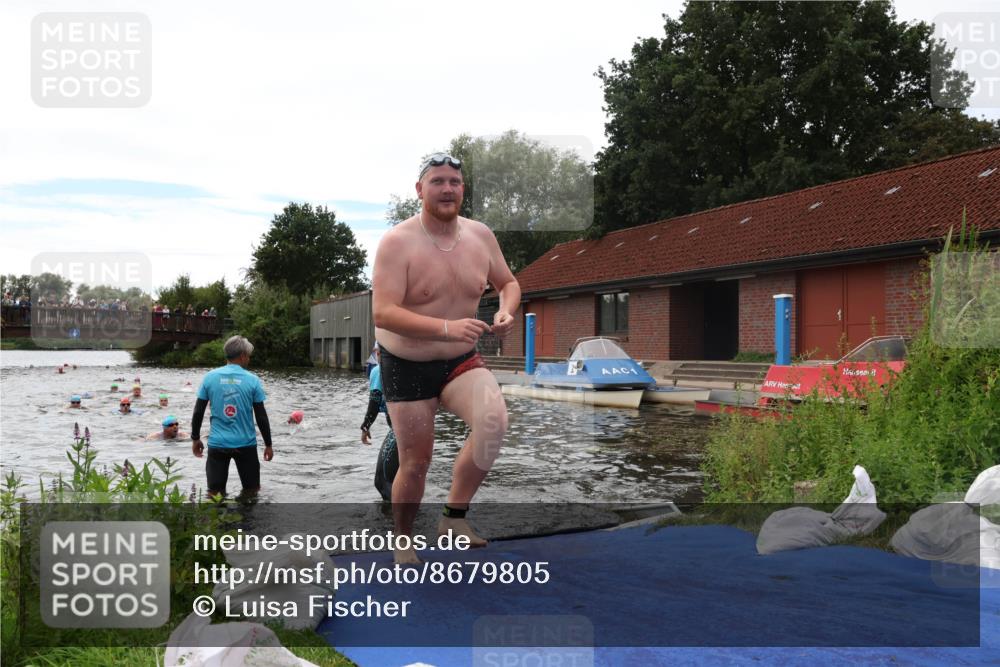 31.08.2025 - Elbe Triathlon Hamburg Luisa Fischer http://msf.ph/oto/8679805 31.08.2025 14:04:18 Schwimmen 121, 151, 164 meine-sportfotos.de
