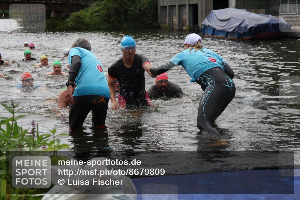31.08.2025 - Elbe Triathlon Hamburg Luisa Fischer http://msf.ph/oto/8679809 31.08.2025 14:04:24 Schwimmen 121, 135, 141, 143, 152, 156 meine-sportfotos.de