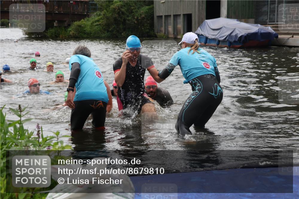 31.08.2025 - Elbe Triathlon Hamburg Luisa Fischer http://msf.ph/oto/8679810 31.08.2025 14:04:24 Schwimmen 121, 135, 141, 143, 152, 156 meine-sportfotos.de