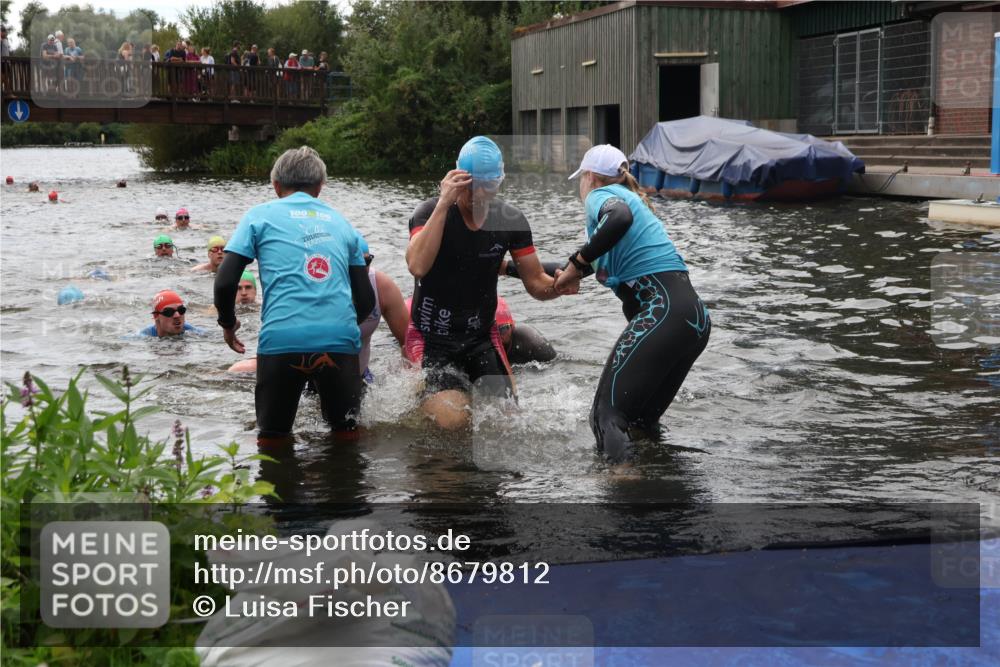 31.08.2025 - Elbe Triathlon Hamburg Luisa Fischer http://msf.ph/oto/8679812 31.08.2025 14:04:25 Schwimmen 121, 123, 135, 141, 143, 152, 156 meine-sportfotos.de