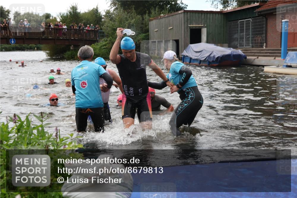 31.08.2025 - Elbe Triathlon Hamburg Luisa Fischer http://msf.ph/oto/8679813 31.08.2025 14:04:25 Schwimmen 121, 123, 135, 141, 143, 152, 156 meine-sportfotos.de