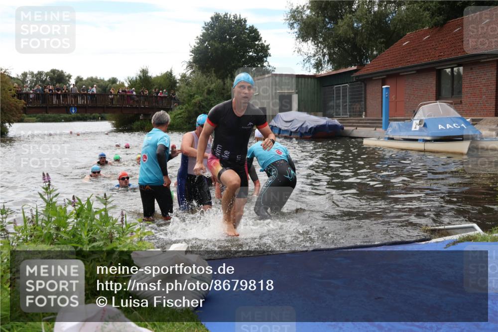31.08.2025 - Elbe Triathlon Hamburg Luisa Fischer http://msf.ph/oto/8679818 31.08.2025 14:04:26 Schwimmen 121, 123, 124, 135, 141, 143, 152, 156 meine-sportfotos.de