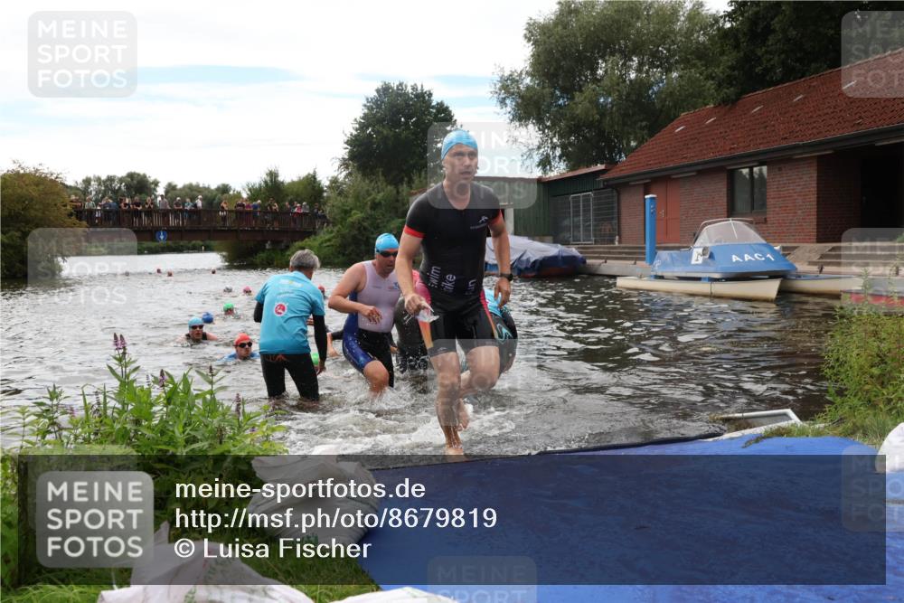 31.08.2025 - Elbe Triathlon Hamburg Luisa Fischer http://msf.ph/oto/8679819 31.08.2025 14:04:26 Schwimmen 121, 123, 124, 135, 141, 143, 152, 156 meine-sportfotos.de
