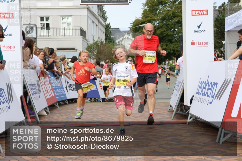 31.08.2025 - 21. Blankeneser Heldenlauf Strokosch-Dieckow http://msf.ph/oto/8679825 31.08.2025 10:25:07 Ziel 2357, 2183, 2717, 2285, 2286, 2331, 2359, 2661 meine-sportfotos.de