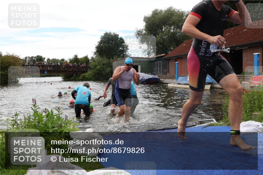 31.08.2025 - Elbe Triathlon Hamburg Luisa Fischer http://msf.ph/oto/8679826 31.08.2025 14:04:27 Schwimmen 121, 123, 124, 132, 135, 141, 143, 152, 156 meine-sportfotos.de