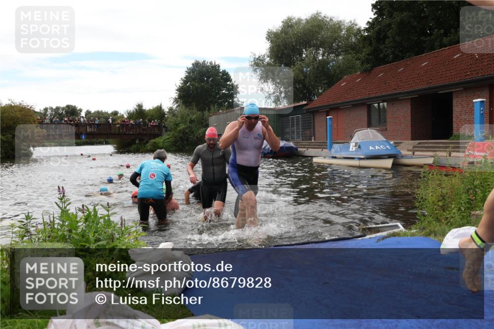 31.08.2025 - Elbe Triathlon Hamburg Luisa Fischer http://msf.ph/oto/8679828 31.08.2025 14:04:27 Schwimmen 121, 123, 124, 132, 135, 141, 143, 152, 156 meine-sportfotos.de