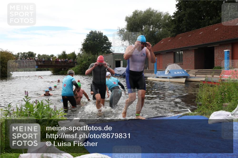 31.08.2025 - Elbe Triathlon Hamburg Luisa Fischer http://msf.ph/oto/8679831 31.08.2025 14:04:28 Schwimmen 121, 123, 124, 132, 135, 141, 143, 152, 156 meine-sportfotos.de