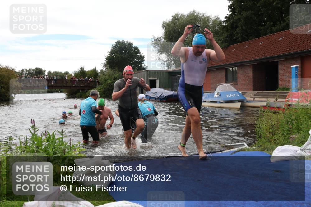 31.08.2025 - Elbe Triathlon Hamburg Luisa Fischer http://msf.ph/oto/8679832 31.08.2025 14:04:28 Schwimmen 121, 123, 124, 132, 135, 141, 143, 152, 156 meine-sportfotos.de