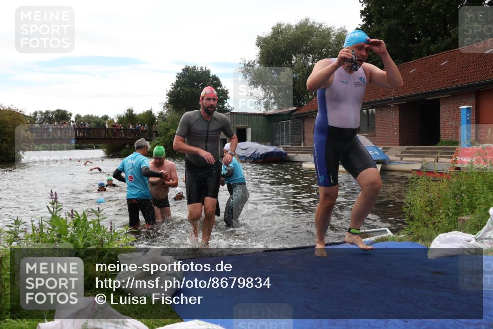 31.08.2025 - Elbe Triathlon Hamburg Luisa Fischer http://msf.ph/oto/8679834 31.08.2025 14:04:29 Schwimmen 121, 123, 124, 132, 135, 141, 143, 152, 156 meine-sportfotos.de
