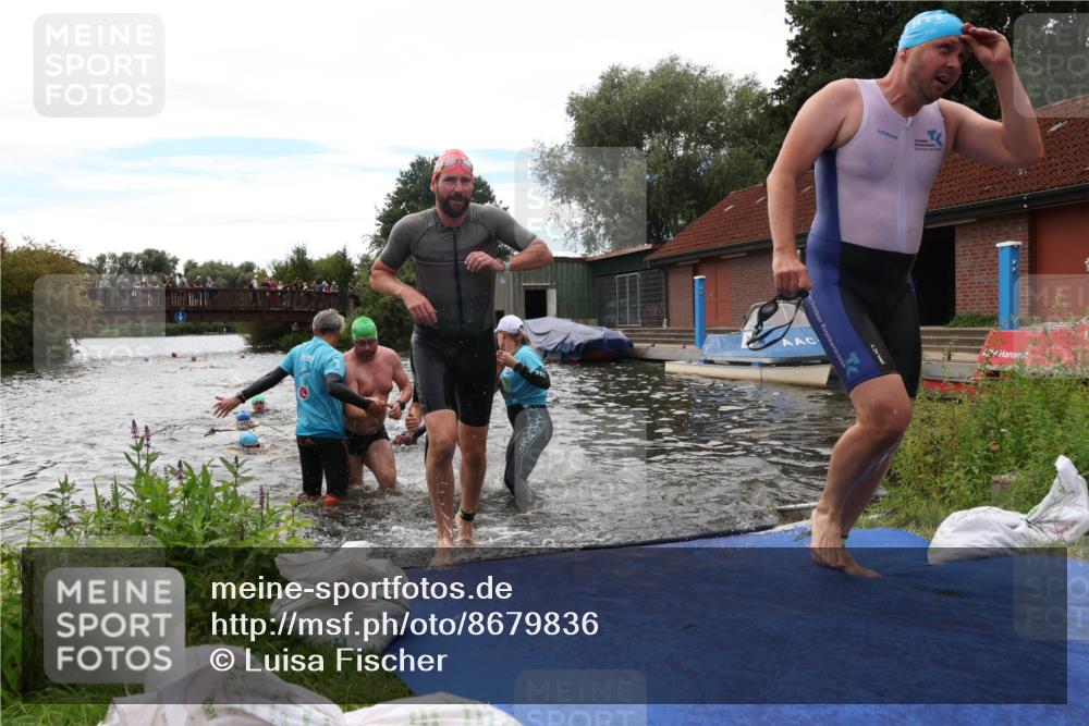 31.08.2025 - Elbe Triathlon Hamburg Luisa Fischer http://msf.ph/oto/8679836 31.08.2025 14:04:29 Schwimmen 121, 123, 124, 132, 135, 141, 143, 152, 156 meine-sportfotos.de