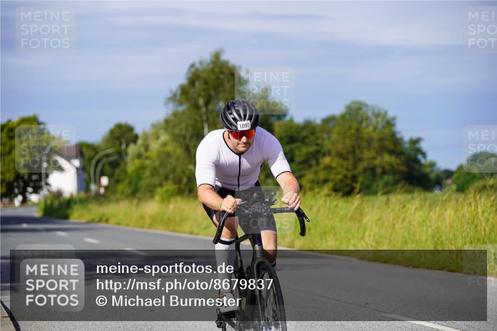 31.08.2025 - Elbe Triathlon Hamburg Michael Burmester http://msf.ph/oto/8679837 31.08.2025 10:40:07 Radfahren 997, 1095, 1286 meine-sportfotos.de