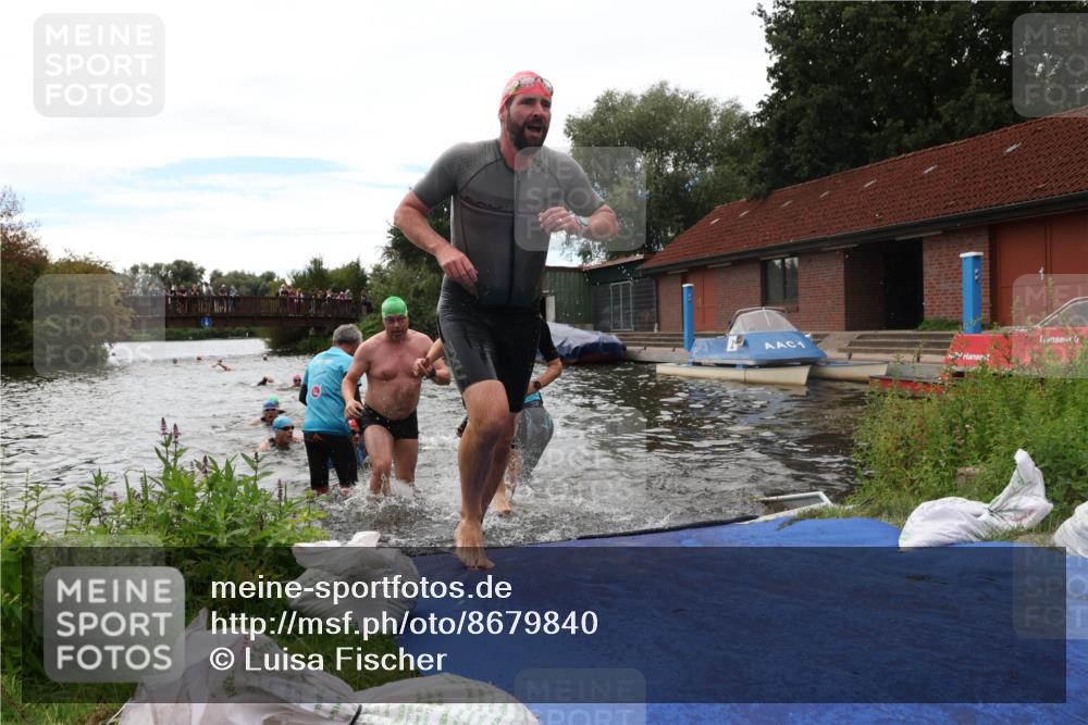 31.08.2025 - Elbe Triathlon Hamburg Luisa Fischer http://msf.ph/oto/8679840 31.08.2025 14:04:30 Schwimmen 121, 123, 124, 132, 135, 141, 143, 152, 156 meine-sportfotos.de