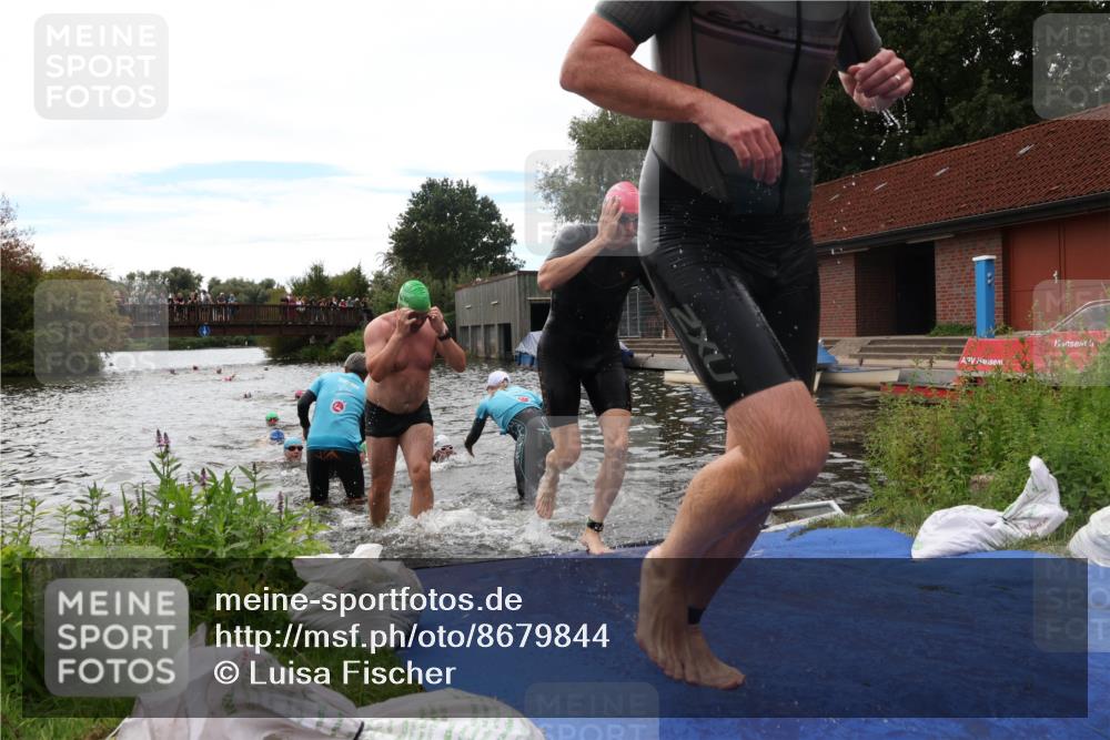 31.08.2025 - Elbe Triathlon Hamburg Luisa Fischer http://msf.ph/oto/8679844 31.08.2025 14:04:30 Schwimmen 121, 123, 124, 132, 135, 141, 143, 152, 156 meine-sportfotos.de
