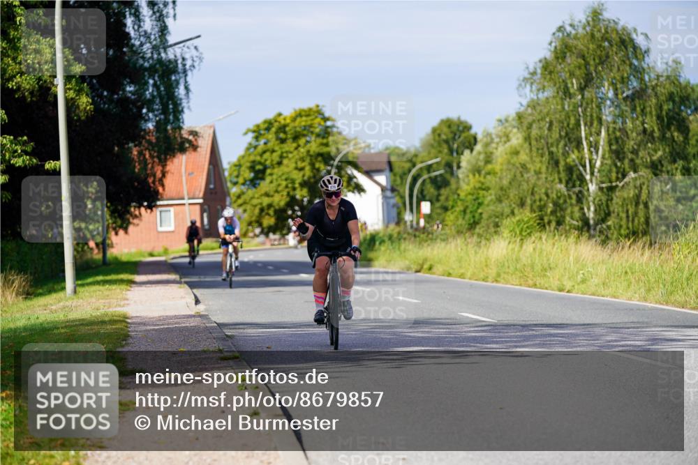 31.08.2025 - Elbe Triathlon Hamburg Michael Burmester http://msf.ph/oto/8679857 31.08.2025 10:40:23 Radfahren 878, 1272 meine-sportfotos.de