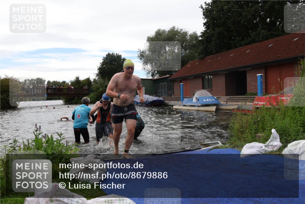 31.08.2025 - Elbe Triathlon Hamburg Luisa Fischer http://msf.ph/oto/8679886 31.08.2025 14:04:40 Schwimmen 124, 125, 129, 132, 146, 150, 155, 161 meine-sportfotos.de