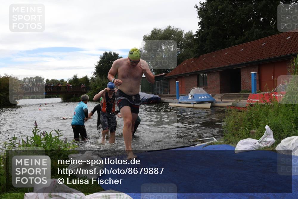 31.08.2025 - Elbe Triathlon Hamburg Luisa Fischer http://msf.ph/oto/8679887 31.08.2025 14:04:40 Schwimmen 124, 125, 129, 132, 146, 150, 155, 161 meine-sportfotos.de