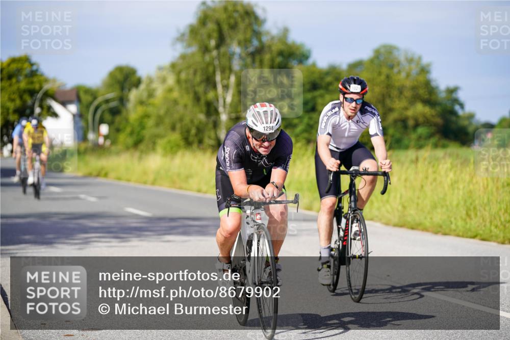 31.08.2025 - Elbe Triathlon Hamburg Michael Burmester http://msf.ph/oto/8679902 31.08.2025 10:40:40 Radfahren 818, 1021, 1039, 1043, 1298 meine-sportfotos.de