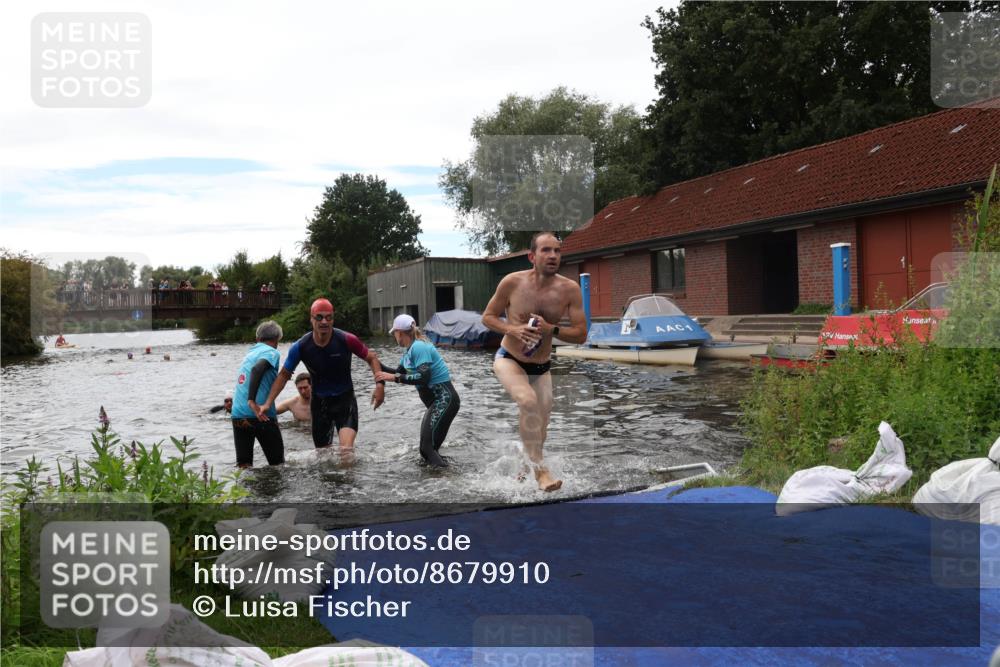 31.08.2025 - Elbe Triathlon Hamburg Luisa Fischer http://msf.ph/oto/8679910 31.08.2025 14:04:44 Schwimmen 125, 129, 130, 146, 150, 155, 161 meine-sportfotos.de