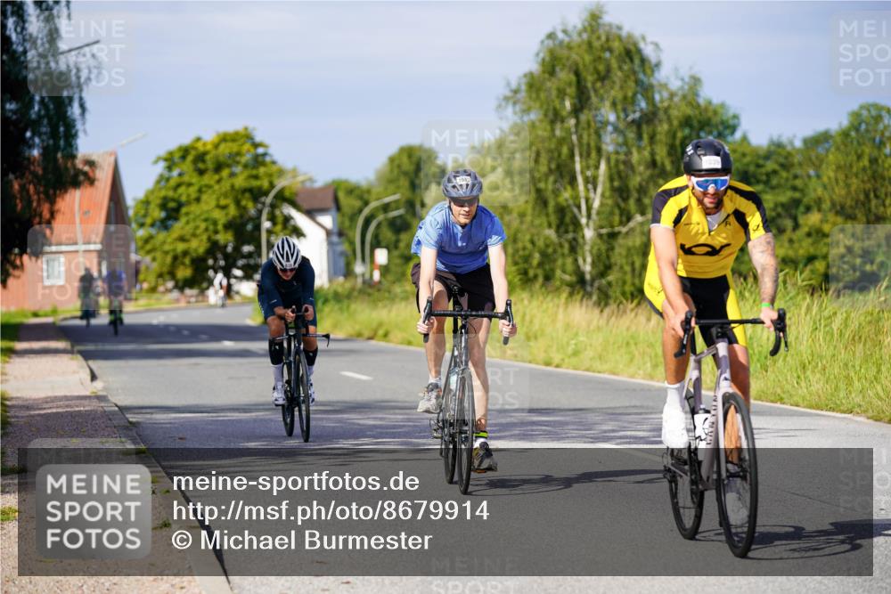 31.08.2025 - Elbe Triathlon Hamburg Michael Burmester http://msf.ph/oto/8679914 31.08.2025 10:40:43 Radfahren 818, 1021, 1039, 1043, 1298 meine-sportfotos.de