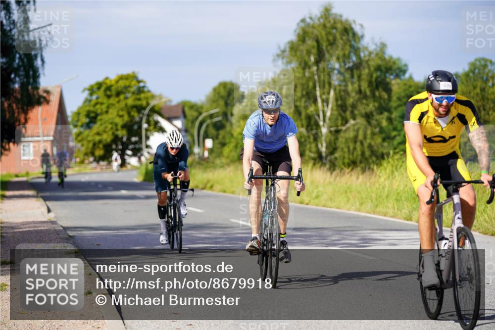 31.08.2025 - Elbe Triathlon Hamburg Michael Burmester http://msf.ph/oto/8679918 31.08.2025 10:40:43 Radfahren 818, 1021, 1039, 1043, 1298 meine-sportfotos.de