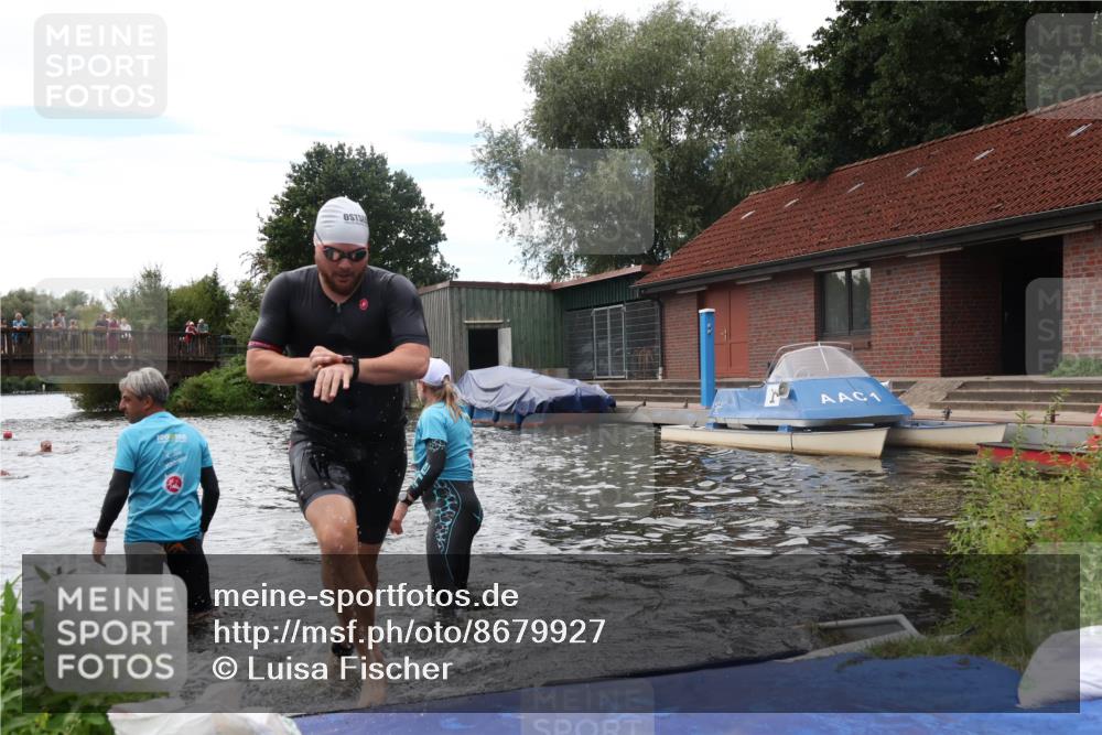 31.08.2025 - Elbe Triathlon Hamburg Luisa Fischer http://msf.ph/oto/8679927 31.08.2025 14:04:51 Schwimmen 130, 146 meine-sportfotos.de