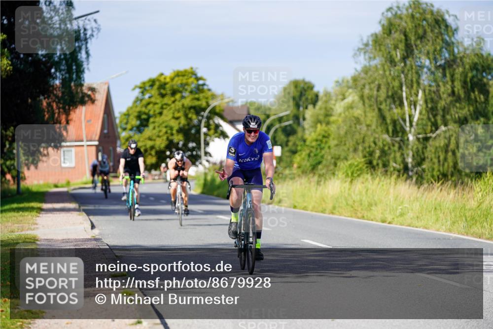 31.08.2025 - Elbe Triathlon Hamburg Michael Burmester http://msf.ph/oto/8679928 31.08.2025 10:40:49 Radfahren 975, 1060, 1129 meine-sportfotos.de