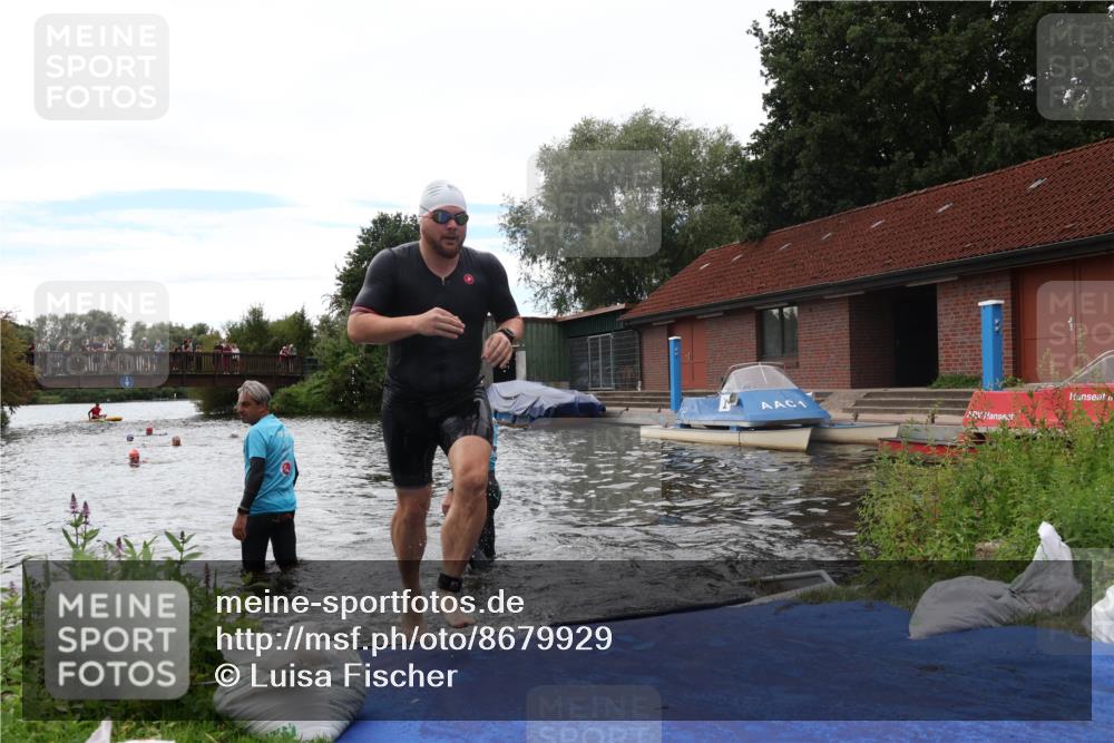31.08.2025 - Elbe Triathlon Hamburg Luisa Fischer http://msf.ph/oto/8679929 31.08.2025 14:04:51 Schwimmen 130, 146 meine-sportfotos.de