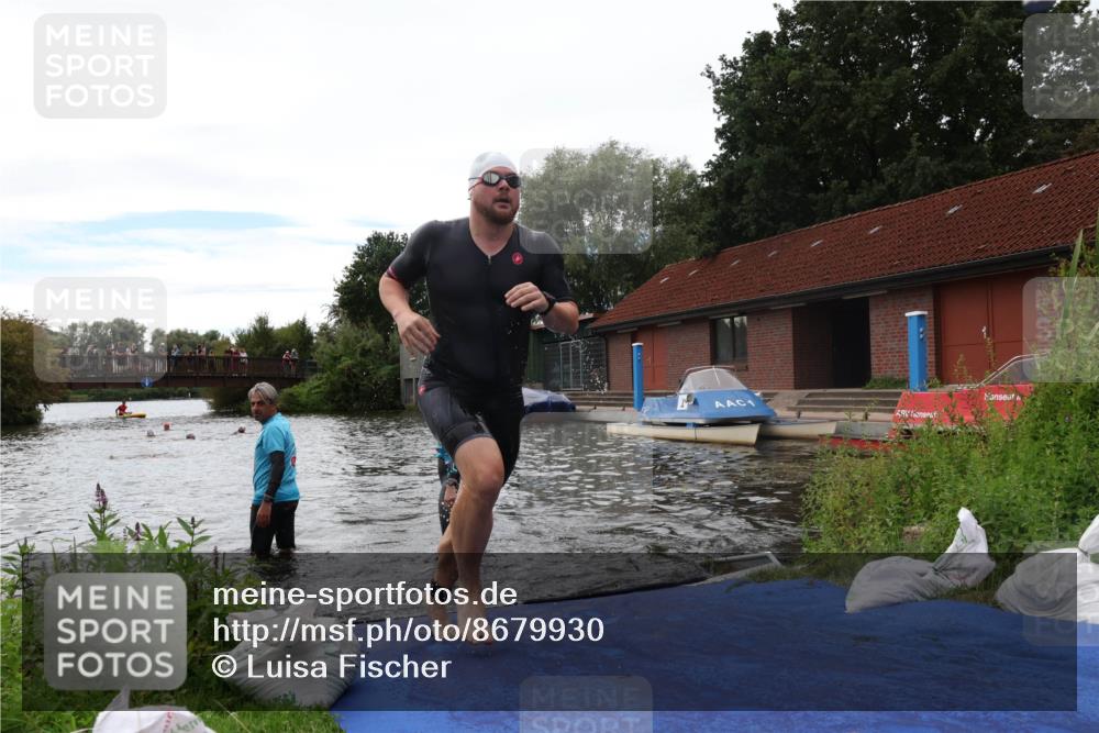 31.08.2025 - Elbe Triathlon Hamburg Luisa Fischer http://msf.ph/oto/8679930 31.08.2025 14:04:51 Schwimmen 130, 146 meine-sportfotos.de