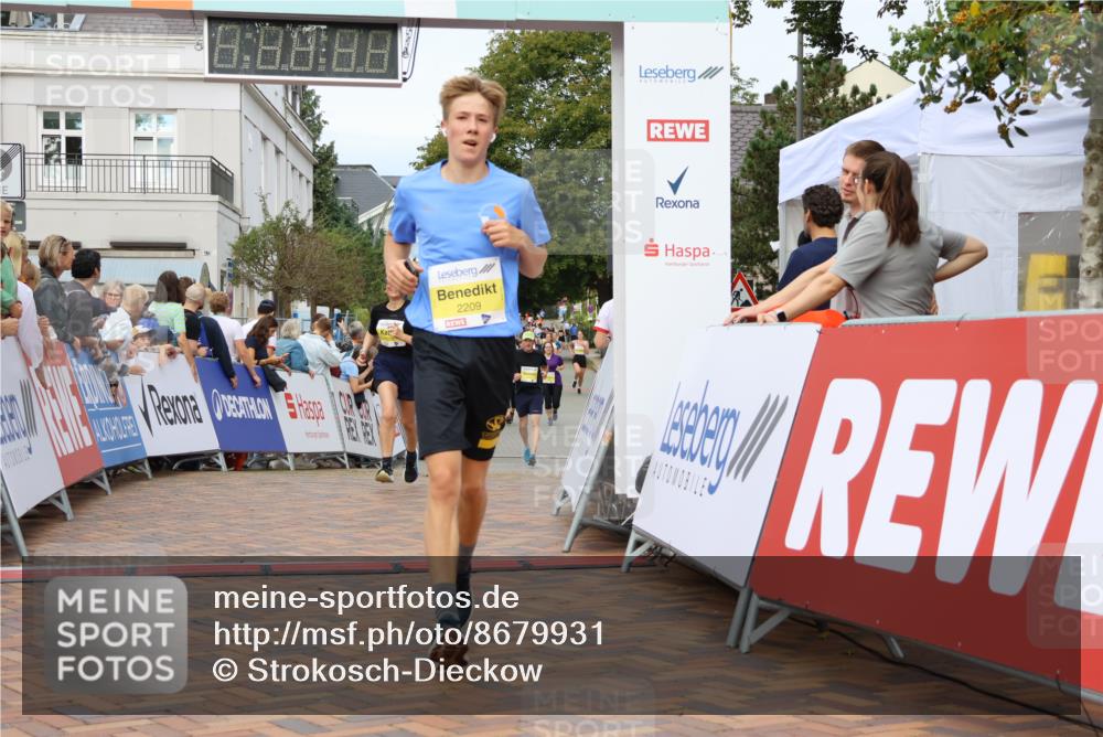 31.08.2025 - 21. Blankeneser Heldenlauf Strokosch-Dieckow http://msf.ph/oto/8679931 31.08.2025 10:31:01 Ziel 2594, 2376, 2209, 2136, 2600, 2206, 2018 meine-sportfotos.de