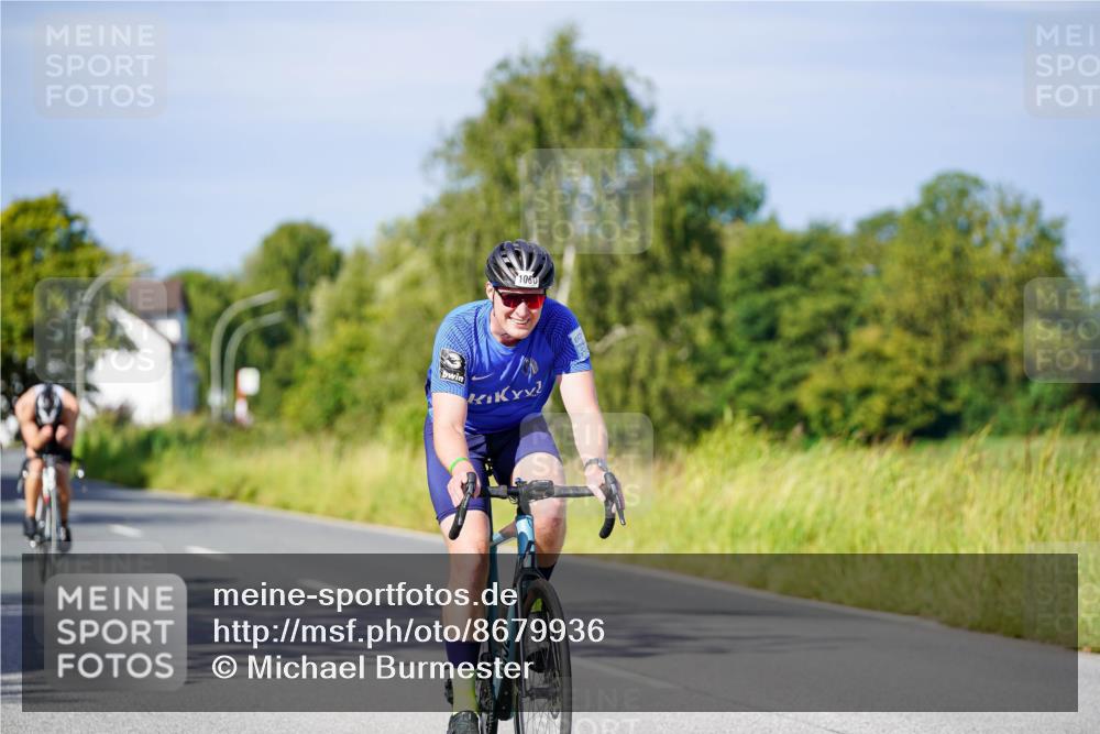 31.08.2025 - Elbe Triathlon Hamburg Michael Burmester http://msf.ph/oto/8679936 31.08.2025 10:40:50 Radfahren 975, 1060, 1129 meine-sportfotos.de