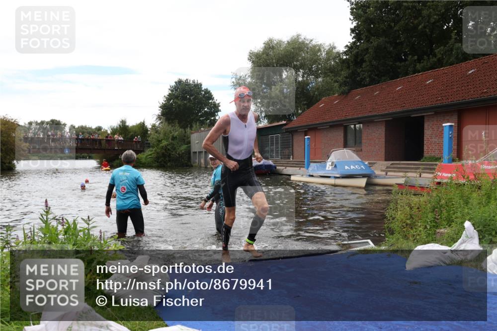 31.08.2025 - Elbe Triathlon Hamburg Luisa Fischer http://msf.ph/oto/8679941 31.08.2025 14:05:10 Schwimmen 140 meine-sportfotos.de