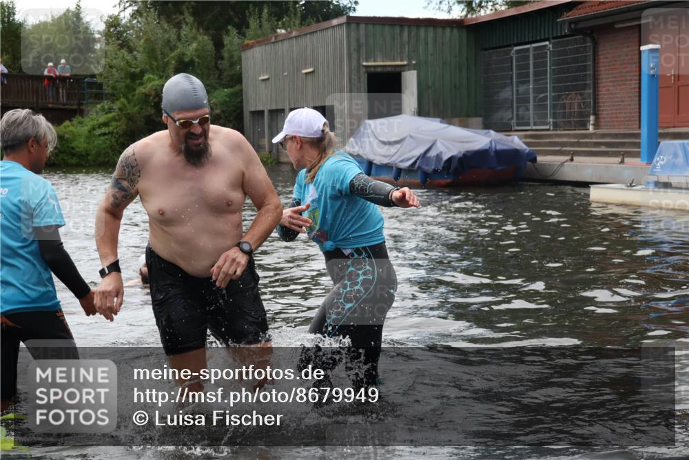 31.08.2025 - Elbe Triathlon Hamburg Luisa Fischer http://msf.ph/oto/8679949 31.08.2025 14:05:21 Schwimmen 142, 149 meine-sportfotos.de