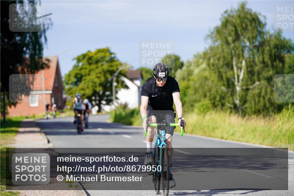 31.08.2025 - Elbe Triathlon Hamburg Michael Burmester http://msf.ph/oto/8679950 31.08.2025 10:40:53 Radfahren 792, 933, 975, 1060, 1129 meine-sportfotos.de