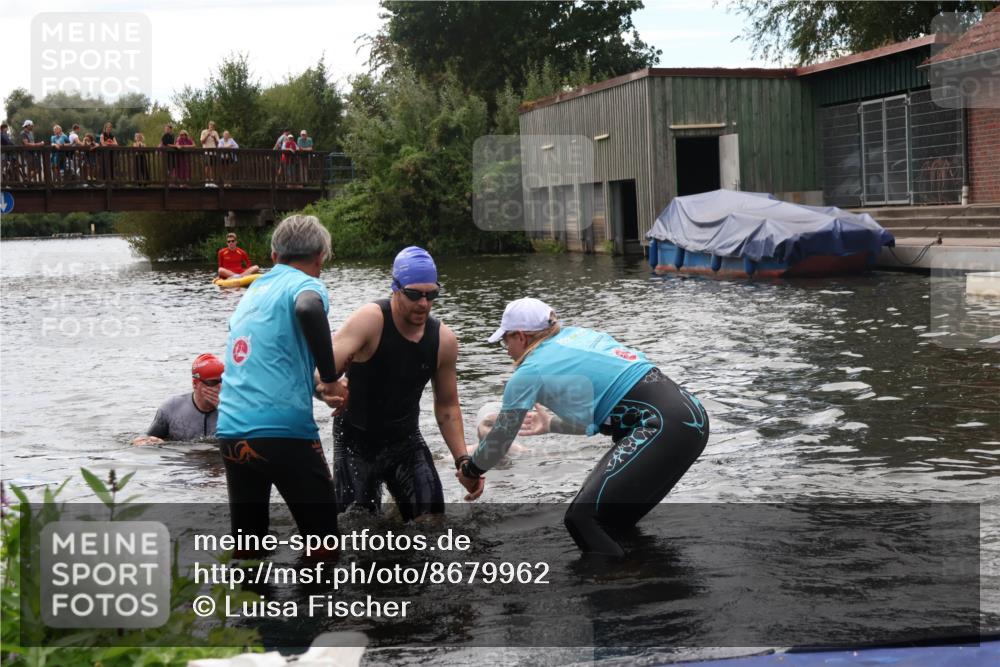 31.08.2025 - Elbe Triathlon Hamburg Luisa Fischer http://msf.ph/oto/8679962 31.08.2025 14:05:26 Schwimmen 126, 142, 149, 158 meine-sportfotos.de