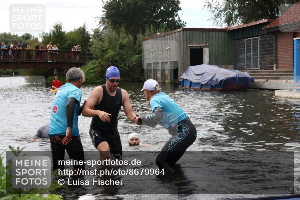31.08.2025 - Elbe Triathlon Hamburg Luisa Fischer http://msf.ph/oto/8679964 31.08.2025 14:05:26 Schwimmen 126, 142, 149, 158 meine-sportfotos.de