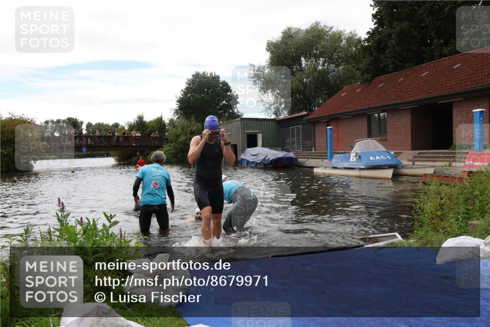 31.08.2025 - Elbe Triathlon Hamburg Luisa Fischer http://msf.ph/oto/8679971 31.08.2025 14:05:27 Schwimmen 126, 142, 149, 158 meine-sportfotos.de