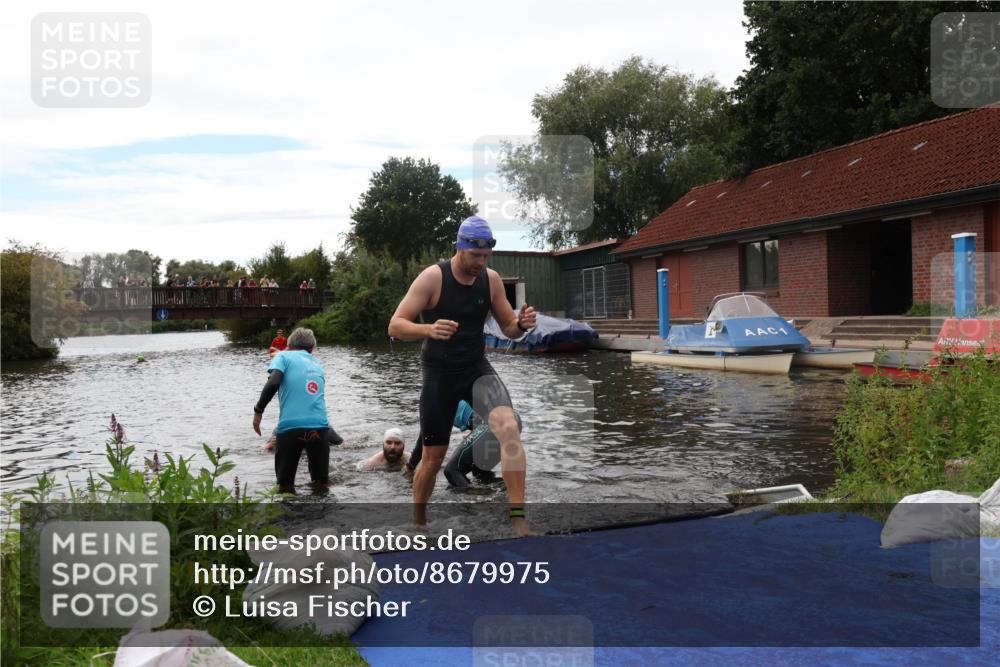 31.08.2025 - Elbe Triathlon Hamburg Luisa Fischer http://msf.ph/oto/8679975 31.08.2025 14:05:28 Schwimmen 126, 149, 158 meine-sportfotos.de