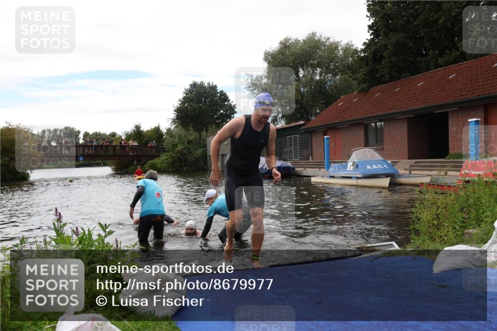 31.08.2025 - Elbe Triathlon Hamburg Luisa Fischer http://msf.ph/oto/8679977 31.08.2025 14:05:28 Schwimmen 126, 149, 158 meine-sportfotos.de