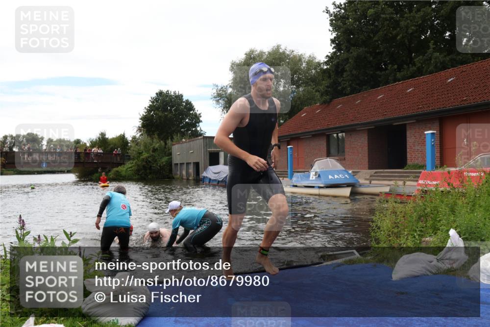 31.08.2025 - Elbe Triathlon Hamburg Luisa Fischer http://msf.ph/oto/8679980 31.08.2025 14:05:29 Schwimmen 126, 149, 158 meine-sportfotos.de
