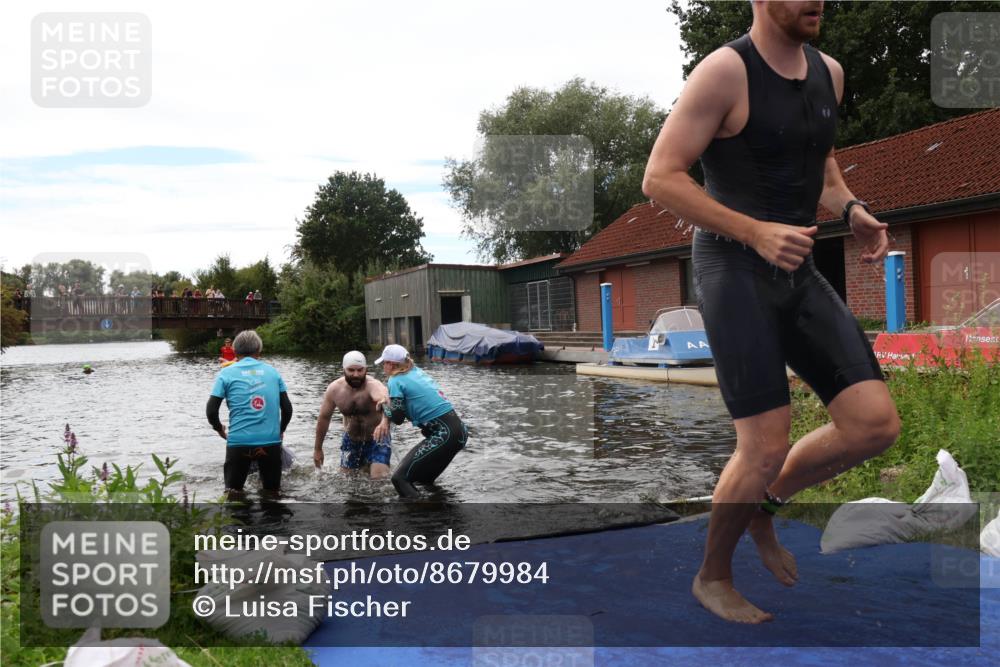 31.08.2025 - Elbe Triathlon Hamburg Luisa Fischer http://msf.ph/oto/8679984 31.08.2025 14:05:30 Schwimmen 126, 149, 158 meine-sportfotos.de