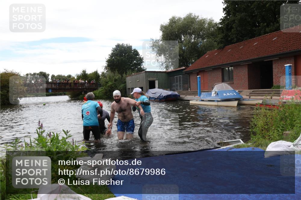 31.08.2025 - Elbe Triathlon Hamburg Luisa Fischer http://msf.ph/oto/8679986 31.08.2025 14:05:30 Schwimmen 126, 149, 158 meine-sportfotos.de