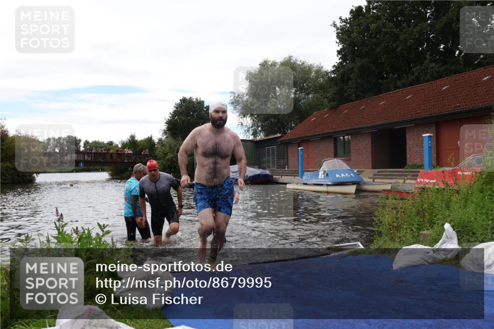 31.08.2025 - Elbe Triathlon Hamburg Luisa Fischer http://msf.ph/oto/8679995 31.08.2025 14:05:32 Schwimmen 126, 149, 158 meine-sportfotos.de