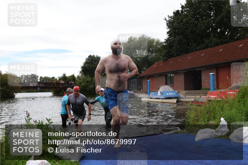 31.08.2025 - Elbe Triathlon Hamburg Luisa Fischer http://msf.ph/oto/8679997 31.08.2025 14:05:32 Schwimmen 126, 149, 158 meine-sportfotos.de