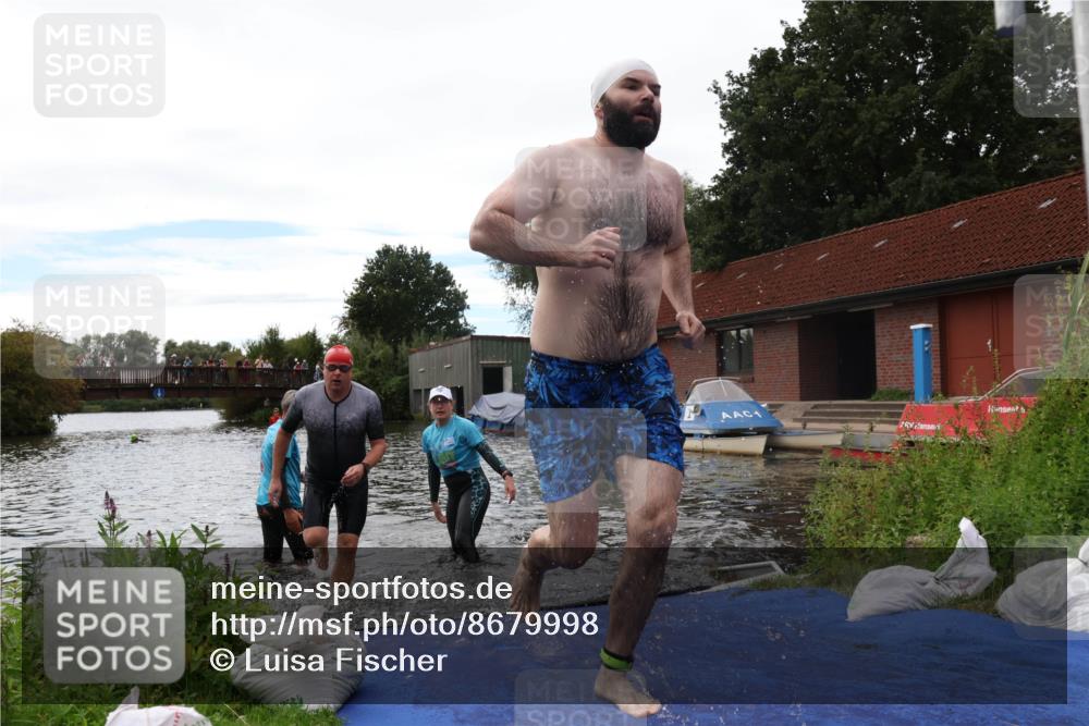 31.08.2025 - Elbe Triathlon Hamburg Luisa Fischer http://msf.ph/oto/8679998 31.08.2025 14:05:32 Schwimmen 126, 149, 158 meine-sportfotos.de