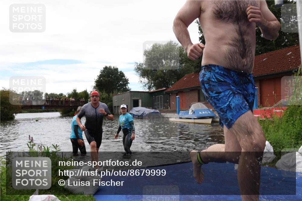 31.08.2025 - Elbe Triathlon Hamburg Luisa Fischer http://msf.ph/oto/8679999 31.08.2025 14:05:33 Schwimmen 126, 149, 158 meine-sportfotos.de