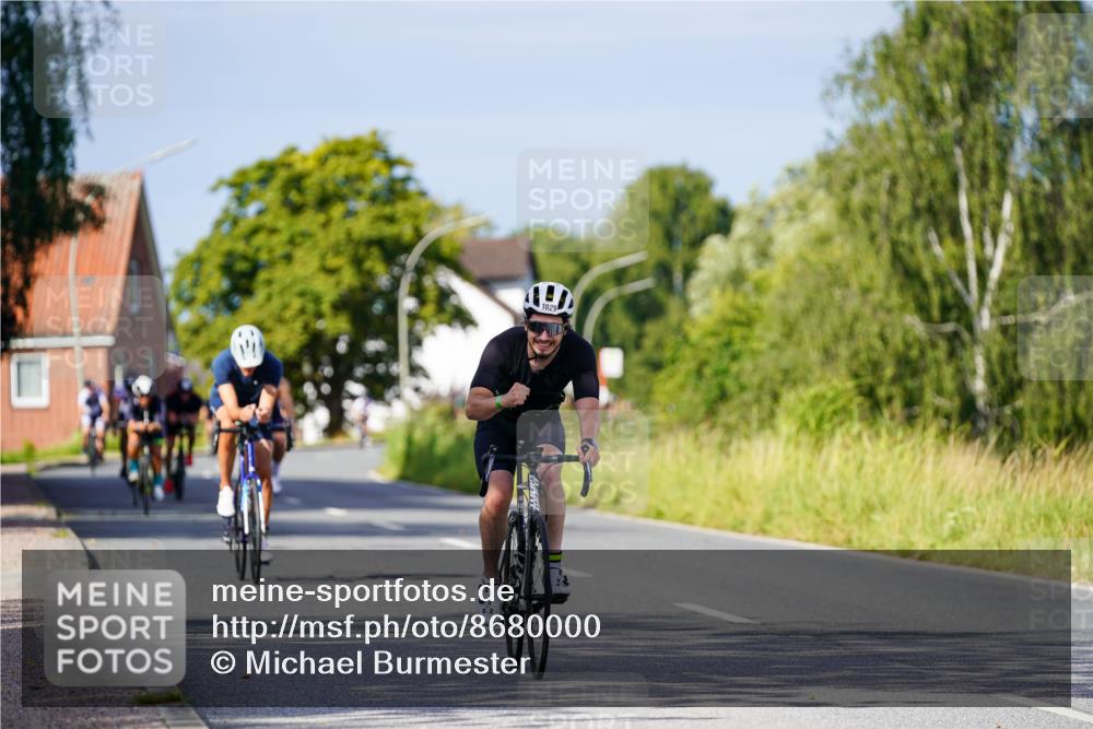 31.08.2025 - Elbe Triathlon Hamburg Michael Burmester http://msf.ph/oto/8680000 31.08.2025 10:41:17 Radfahren 914, 1029, 1054, 1273, 1301 meine-sportfotos.de