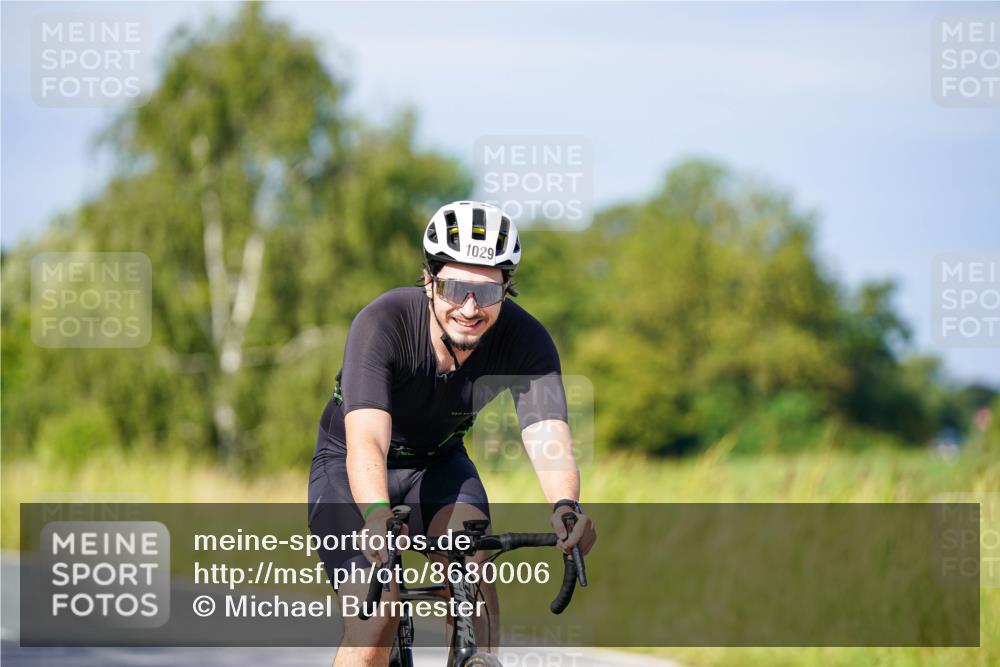 31.08.2025 - Elbe Triathlon Hamburg Michael Burmester http://msf.ph/oto/8680006 31.08.2025 10:41:19 Radfahren 914, 970, 1029, 1054, 1273, 1301 meine-sportfotos.de